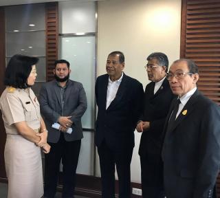 ประชุมหารือความร่วมมือด้านการค้าการลงทุนในผลิตภัณฑ์และโภคภัณฑ์การเกษตรโดยเฉพาะอาหารฮาลาลระหว่างไทยกับบาห์เรน วันจันทร์ที่ 16 ตุลาคม 2560 เวลา 10:00น. ณ ห้องประชุม 3 ชั้น 6 กรมเจรจาการค้าระหว่างประเทศ